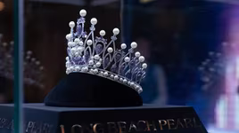 Cận cảnh chiếc vương miện không thể định giá của "Hoa hậu Hoàn vũ Việt Nam 2019"