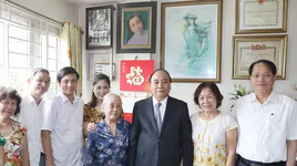 Thủ tướng thăm hỏi gia đình liệt sĩ, bác sĩ Đặng Thùy Trâm