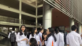 Kết thúc nghỉ lễ, học sinh Hà Nội đồng loạt đăng ký nguyện vọng thi lớp 10
