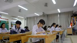 Thi 2 môn trong một buổi thi lớp 10, thí sinh Hà Nội tiếp cận hình thức thi THPT quốc gia