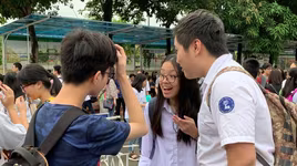 Thí sinh Hà Nội thở phào kết thúc kỳ thi vào lớp 10 căng thẳng