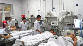 Chưa dẹp được rượu pha cồn công nghiệp, còn nóng mối lo ngộ độc rượu dịp Tết