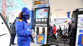 Chi sử dụng quỹ bình ổn lên 600 đồng/lít, xăng vẫn tăng giá mạnh