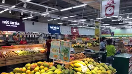 Sức mua tại chợ giảm mạnh sau khi Hà Nội có bệnh nhân Covid-19 đầu tiên