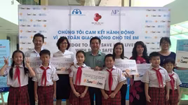 Tặng 25.000 mũ bảo hiểm cho trẻ em