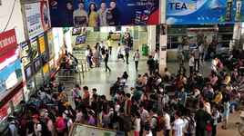 Người dân ùn ùn đổ về bến xe dịp nghỉ lễ Quốc khánh 2-9