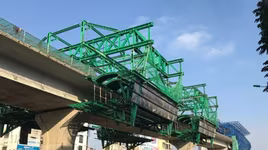 Phân luồng giao thông đường Phạm Văn Đồng để thi công vành đai 3 trên cao