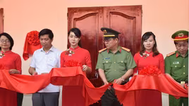 Khánh thành nhà tình nghĩa tặng gia đình Liệt sỹ CAND Nghiêm Xuân Đài