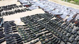 Phát hiện xe tải chở kho súng, ống giảm thanh