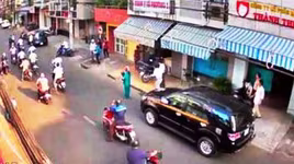 Người dân hỗ trợ 2 cô gái truy đuổi 2 tên cướp nhiều km  ​