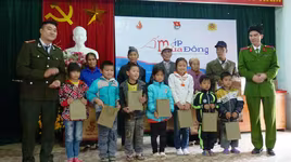 Sôi nổi chương trình tình nguyện "Mùa đông ấm áp"