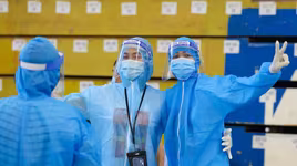 Hoa hậu H’hen Niê làm tình nguyện viên hỗ trợ chống dịch Covid-19 