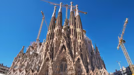 Kỳ quan thế giới xây dựng hơn 140 năm vẫn chưa xong