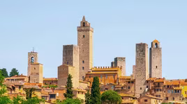 Khám phá những tòa nhà “chọc trời” có niên đại 800 tuổi ở Italia