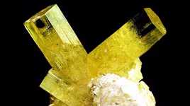 Chiêm ngưỡng các khoáng vật màu vàng tượng trưng cho quyền lực "vua chúa"