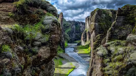 Những con đường leo núi đẹp nhất thế giới