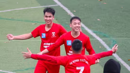 Bàn thắng "quý như vàng" đưa THPT Phan Huy Chú vào bán kết