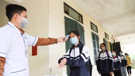 Sáng nay, Hà Nội bắt đầu tiêm vaccine cho học sinh THPT, trường nào tiêm đầu tiên?