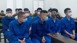 Vào tù vì chém người vô cớ