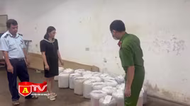 Thu giữ gần 500 lít rượu ngâm không rõ nguồn gốc cất giấu trong nhà hàng