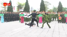 Pha biểu diễn võ thuật đối kháng của nữ Cảnh sát đặc nhiệm Hà Nội 