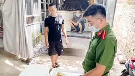 Liên tiếp phát hiện các vụ thực phẩm không rõ nguồn gốc