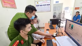 Phát động chiến dịch “đi từng ngõ, gõ từng nhà, rà từng người” xác thực định danh điện tử 