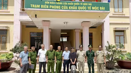 Công an phường Từ Liêm giải cứu thành công nam sinh bị lừa ‘bắt cóc online’ sang Campuchia