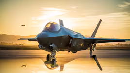 [ẢNH] Nga mỉm cười khi "chiến thần" F-35 hủy diễn tập vì sợ sét