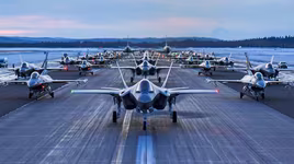 [ẢNH] Mỹ bất ngờ phô diễn sức mạnh hủy diệt của không quân gần Bắc Cực