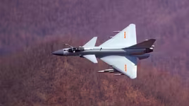 Tiêm kích 'con cưng' J-10 Trung Quốc gặp nạn, 2 phi công liền nhảy xuống sông