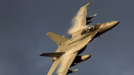 Nga cáo buộc tiêm kích hạm Mỹ 'áp sát nguy hiểm' vận tải cơ An-30 tại Syria