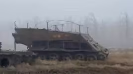 Nga tháo tháp pháo, biến xe tăng T-62M thành thiết giáp chở quân