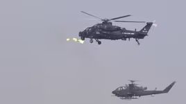 Pakistan khoe sức mạnh trực thăng tấn công với Z‑10ME-II Trung Quốc và AH-1F Cobra Mỹ