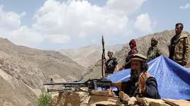 [ẢNH] Quân kháng chiến cắt đường tiếp tế, cô lập nhóm tiên phong của Taliban