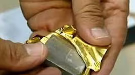 Đánh tráo vàng giả thành thật chiếm đoạt 50 triệu đồng