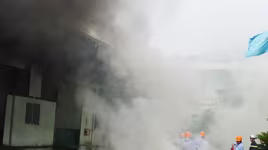 Huy động lực lượng tham gia diễn tập cháy giả định tại nhà máy sản xuất xốp