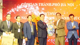 Công an Hà Nội chúc mừng giáng sinh cộng đồng Tin lành Hà Nội 