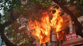 Nhanh chóng dập tắt đám cháy tại phố cổ