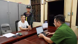 Giấu ma túy trong khoang máy xe ô tô