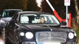 Ronaldo sắp phải 'vứt xó' bộ sưu tập siêu xe vì HLV Rangnick