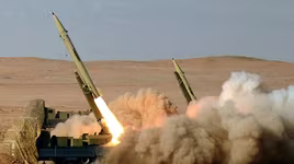 [ẢNH] Hàng chục tên lửa đạn đạo Iran "lên nòng", liệu vụ tấn công Israel có xảy ra?