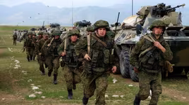 [ẢNH] Quân đội Ukraine tuyên bố sẵn sàng cho tình huống chiến tranh trước Nga