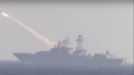 [ẢNH] ‘Nguyên soái Shaposhnikov’ thị uy bằng tên lửa Kalibr trên vùng biển Nhật Bản