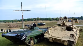 Xe chiến đấu bộ binh M2 Bradley Mỹ có ưu thế lớn nào trước BMP-2 Nga?