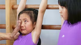 [ẢNH] Vận động viên nhí Trung Quốc đổi máu và nước mắt cho ‘giấc mơ vàng' Olympic