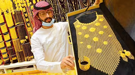 [ẢNH] ‘Lóa mắt’ với chợ vàng ở UAE: Nơi không chỉ bán trang sức mà cả...khẩu trang bằng vàng