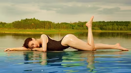 [ẢNH] Phương Oanh ‘ngổ ngáo’ trong Hương vị tình thân khoe đường cong nóng bỏng với bộ ảnh mới