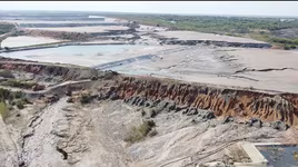 Dòng sông ở Zambia 'đột tử' vì nước thải axit từ mỏ của Trung Quốc