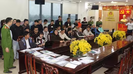 Quái chiêu của 'bộ máy lừa đảo' giả danh Công an, phân tuyến đưa 'con mồi' vào bẫy 